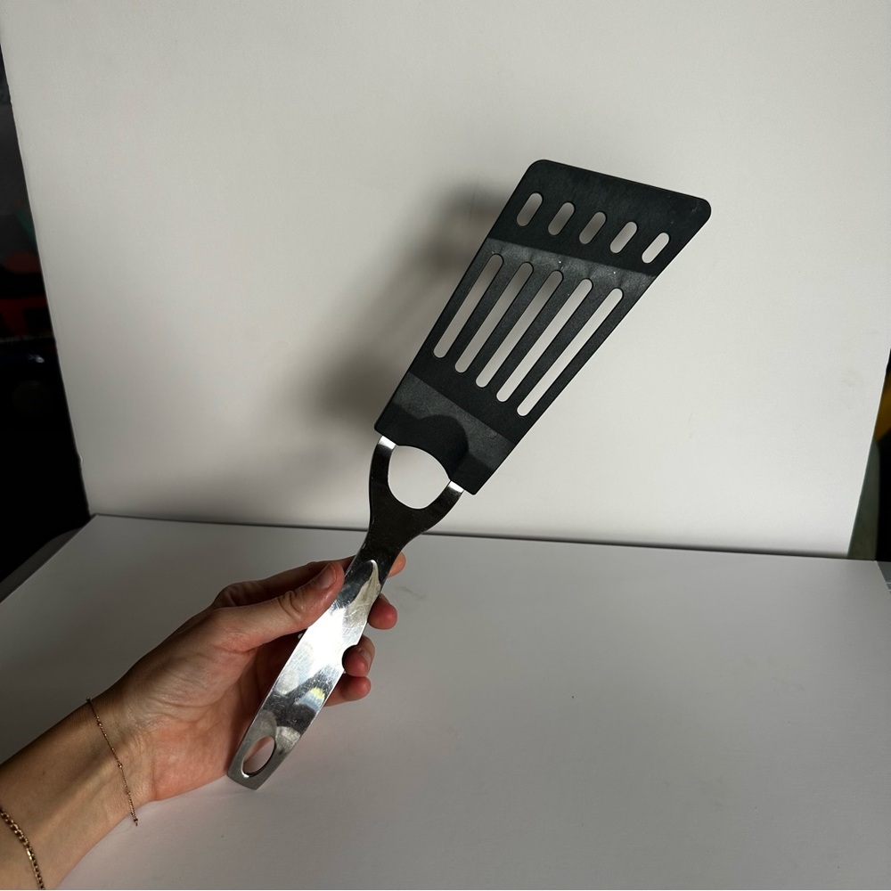 Vintage Oneida Stainless Steel‎ Slotted Turner Spatula – Black Nylon Head 13”